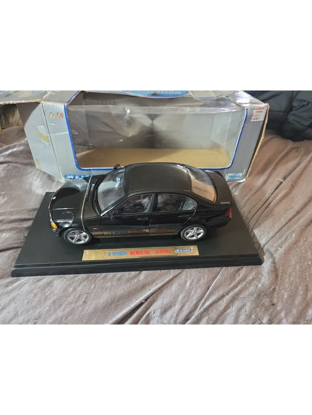 BMW 328i 1998 Welly 1:18 collection DIE-CAST Black Rare New in Box